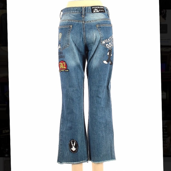 Looney Tunes patch distressed jeans unique kitschy NWOT - Picture 2 of 3